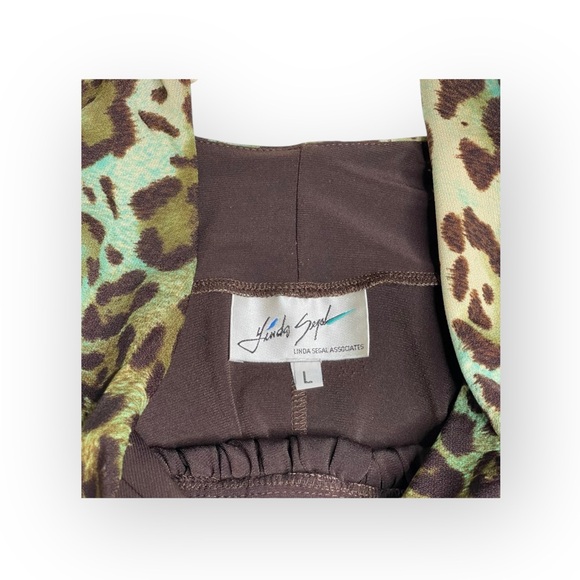 Linda Segal ⌘ Braided Belt Plunging Neckline Top ⌘ Chocolate Mint Leopard ⌘ L ⌘ - Picture 10 of 16